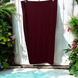 bar III Womens Skirt Size M Burgundy  96% Rayon/4% Spandex 29"L 15.5 Waist